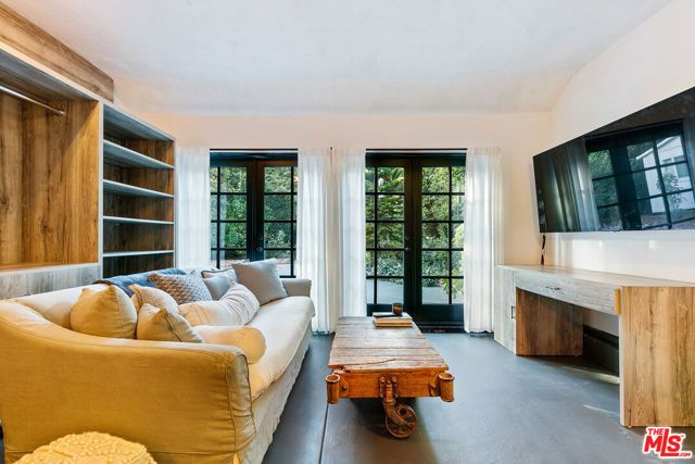 1762 Nichols Canyon Road, Los Angeles, CA 90046