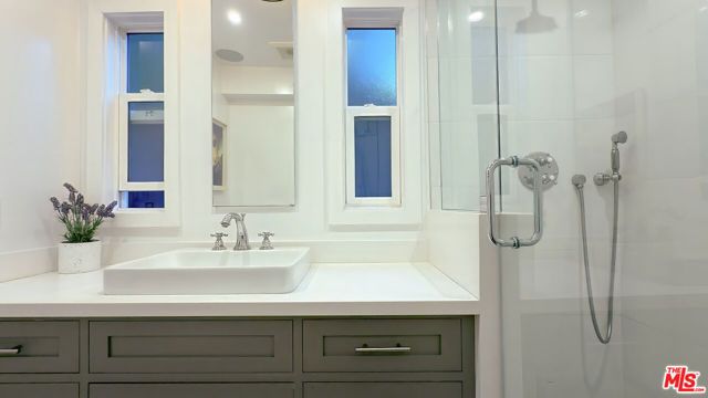 1762 Nichols Canyon Road, Los Angeles, CA 90046