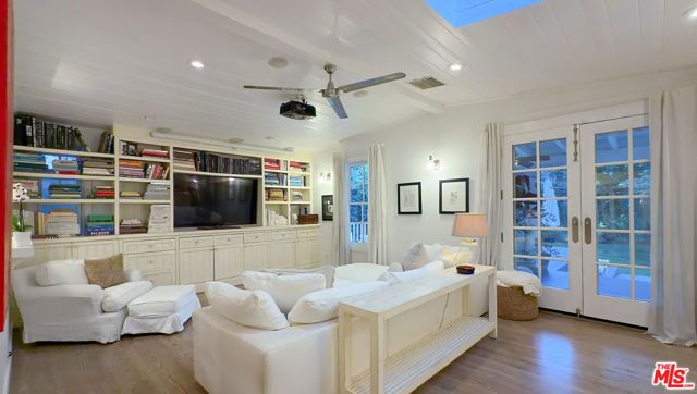 1762 Nichols Canyon Road, Los Angeles, CA 90046