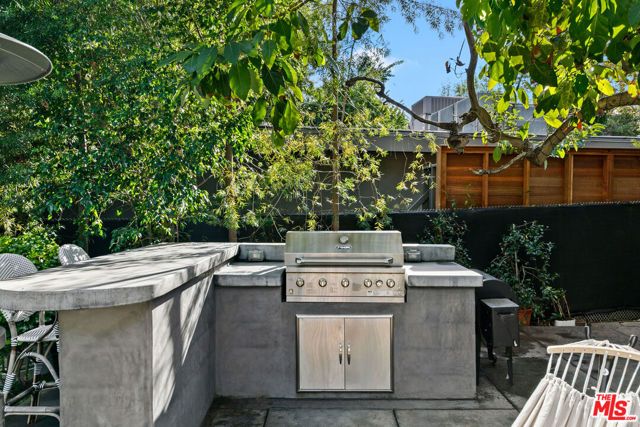 1762 Nichols Canyon Road, Los Angeles, CA 90046