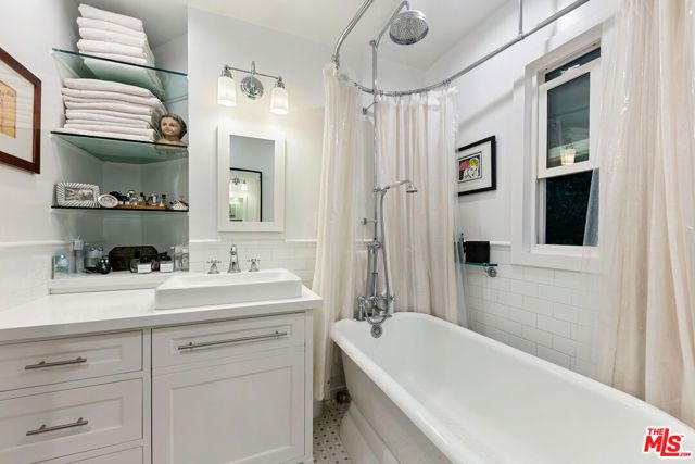 1762 Nichols Canyon Road, Los Angeles, CA 90046