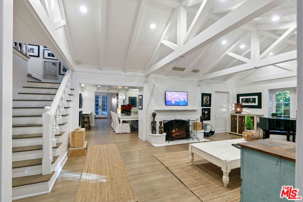 1762 Nichols Canyon Road, Los Angeles, CA 90046