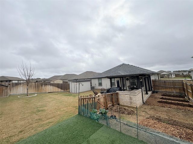 444 Hunter LOOP, Bertram, TX 78605