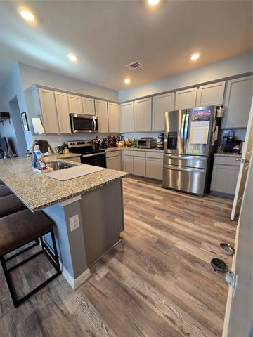 444 Hunter LOOP, Bertram, TX 78605