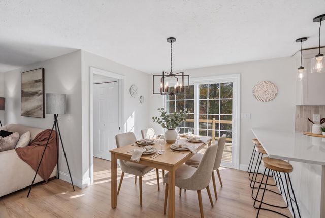 10 Twilight Path, Derry, NH 03038