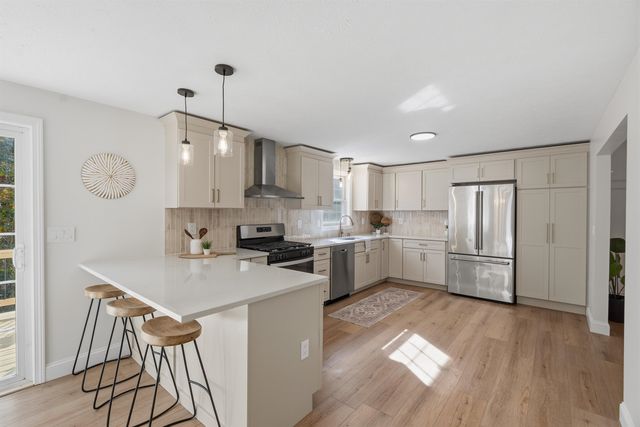 10 Twilight Path, Derry, NH 03038