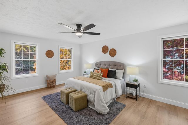 10 Twilight Path, Derry, NH 03038