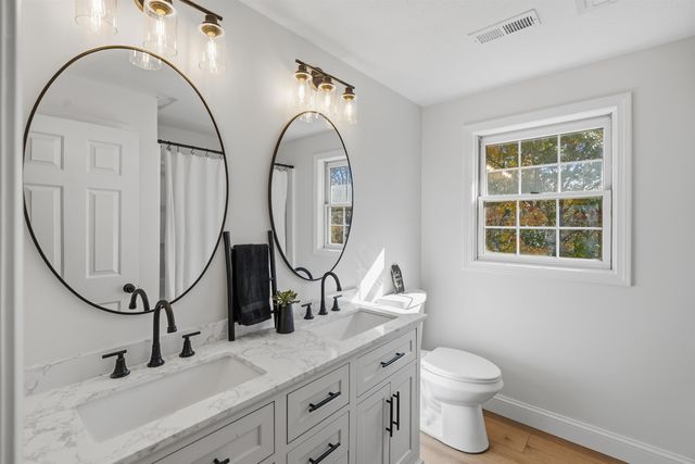 10 Twilight Path, Derry, NH 03038