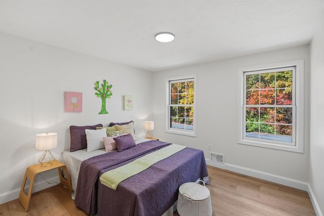 10 Twilight Path, Derry, NH 03038