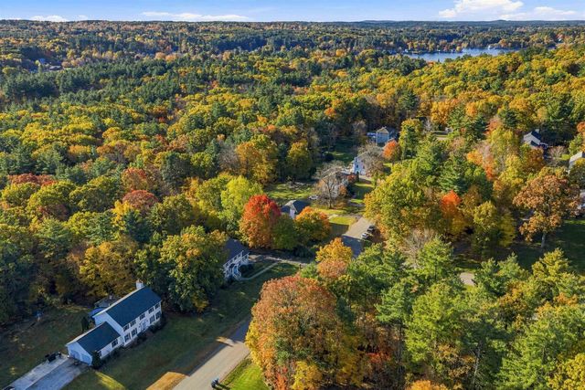 10 Twilight Path, Derry, NH 03038