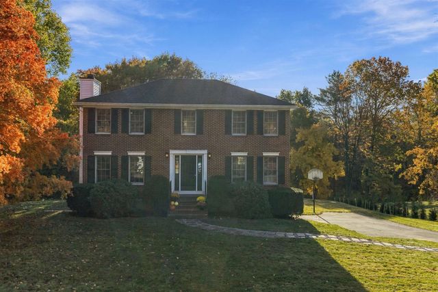 10 Twilight Path, Derry, NH 03038