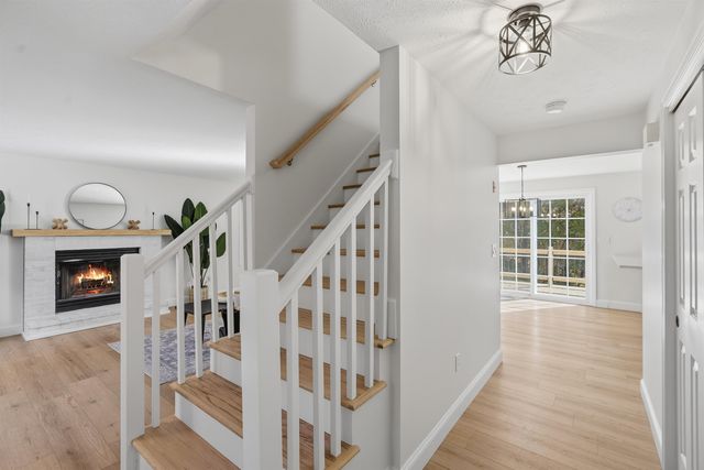 10 Twilight Path, Derry, NH 03038