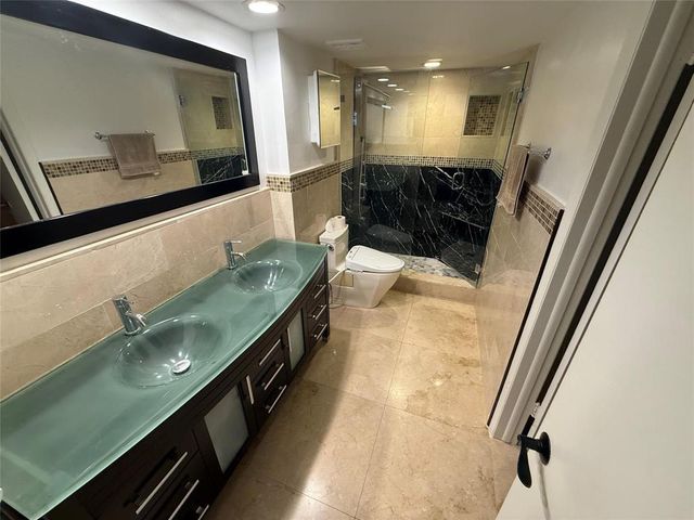 19428 NE 26th Avenue 103b, Miami, FL 33180