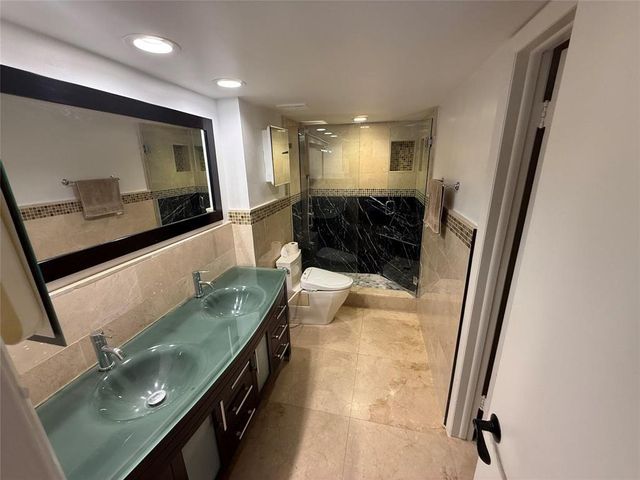 19428 NE 26th Avenue 103b, Miami, FL 33180