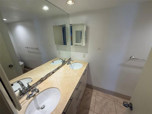 19428 NE 26th Avenue 103b, Miami, FL 33180