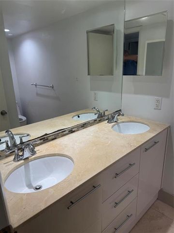 19428 NE 26th Avenue 103b, Miami, FL 33180