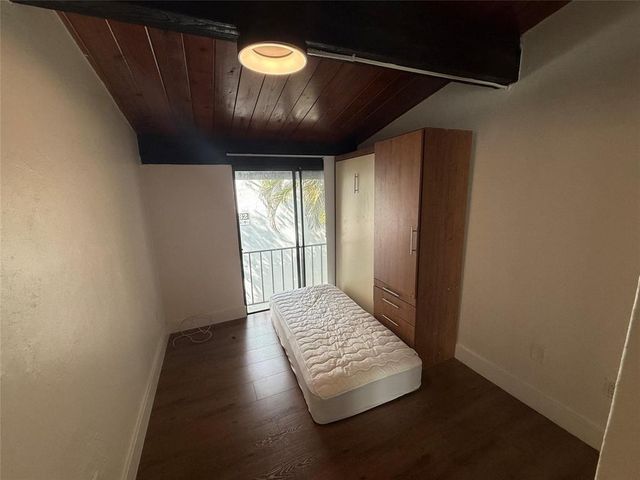 19428 NE 26th Avenue 103b, Miami, FL 33180