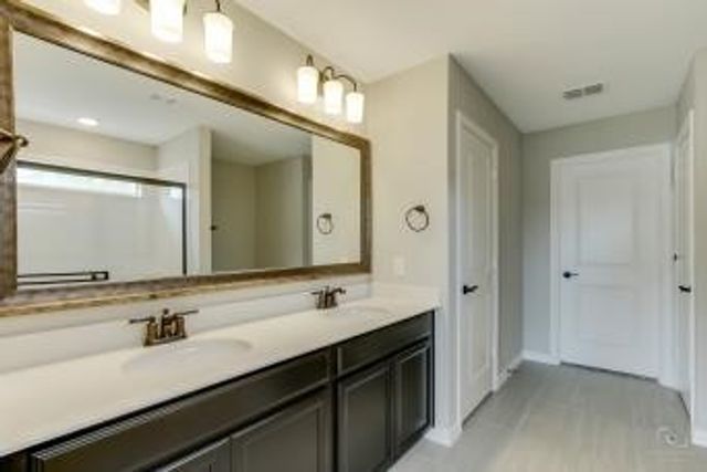 260 Lee Roy Jordan, Irving, TX 75063