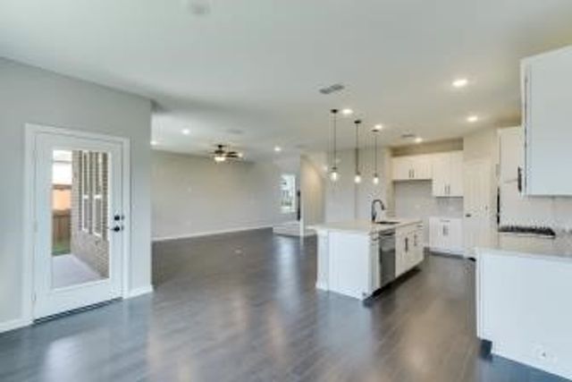 260 Lee Roy Jordan, Irving, TX 75063