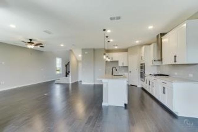 260 Lee Roy Jordan, Irving, TX 75063