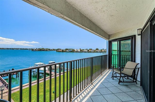 240 SAND KEY ESTATES DRIVE 222, Clearwater, FL 33767