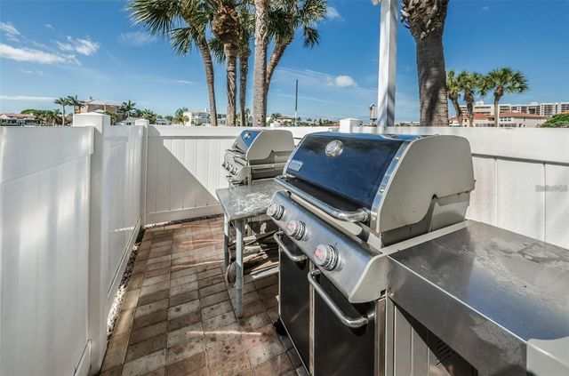 240 SAND KEY ESTATES DRIVE 222, Clearwater, FL 33767