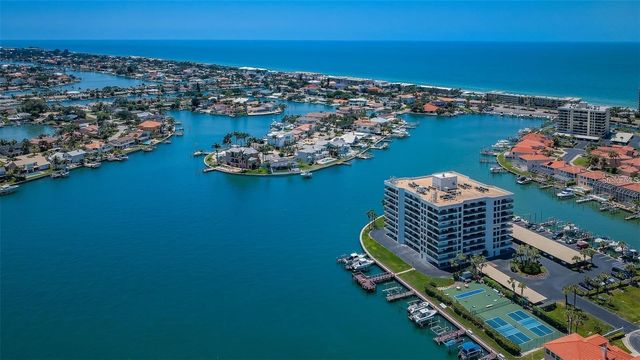 240 SAND KEY ESTATES DRIVE 222, Clearwater, FL 33767