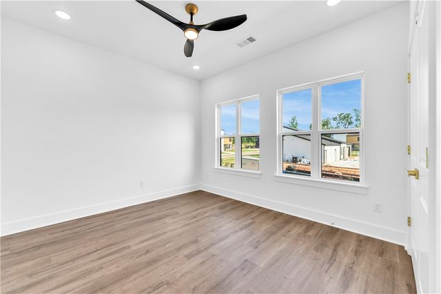 2616 W Berkeley Avenue, Rogers, AR 72758