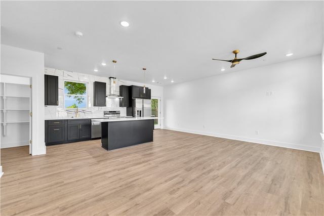 2616 W Berkeley Avenue, Rogers, AR 72758