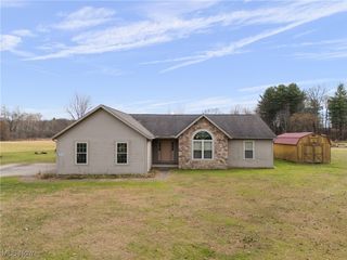 8546 Mapleton Street SE, East Canton, OH 44730