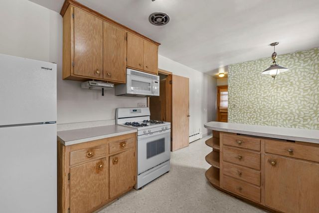 1362 Belmont Lane W, Roseville, MN 55113