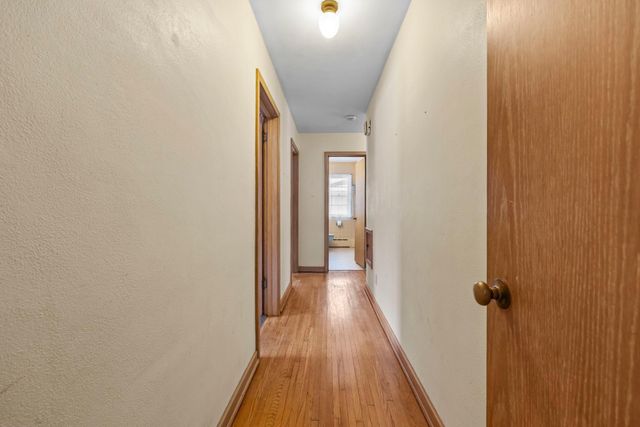 1362 Belmont Lane W, Roseville, MN 55113