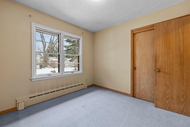 1362 Belmont Lane W, Roseville, MN 55113