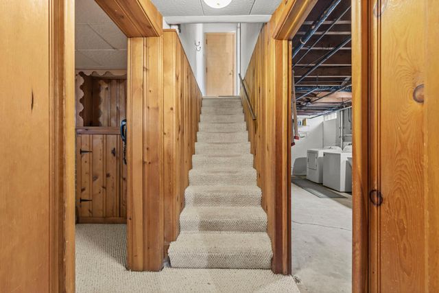 1362 Belmont Lane W, Roseville, MN 55113