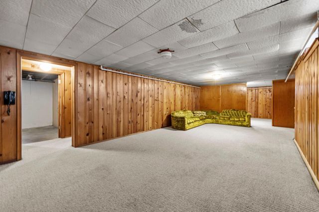 1362 Belmont Lane W, Roseville, MN 55113