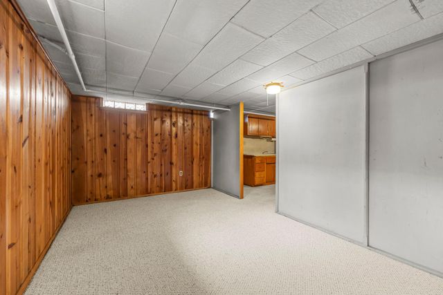 1362 Belmont Lane W, Roseville, MN 55113