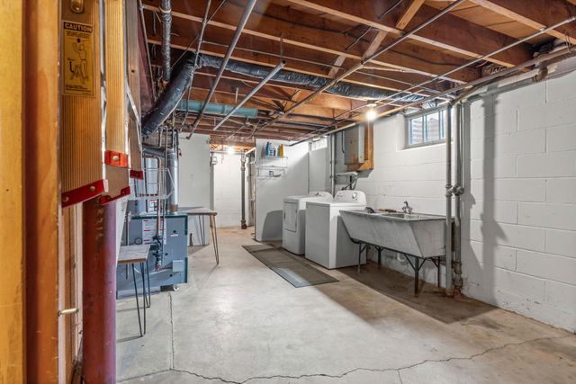 1362 Belmont Lane W, Roseville, MN 55113