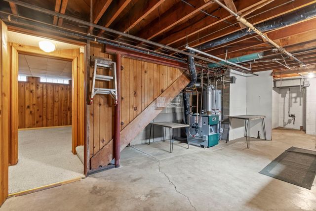 1362 Belmont Lane W, Roseville, MN 55113