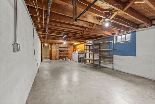 1362 Belmont Lane W, Roseville, MN 55113