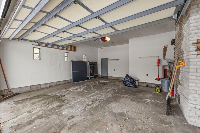 1362 Belmont Lane W, Roseville, MN 55113