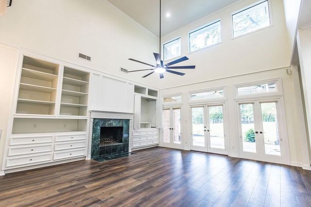 3230 Lake Island Drive, Montgomery, TX 77356