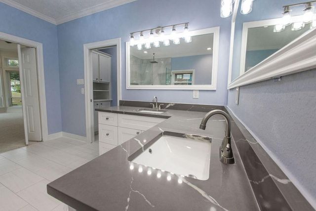 3230 Lake Island Drive, Montgomery, TX 77356