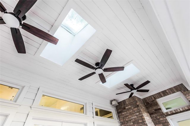 3230 Lake Island Drive, Montgomery, TX 77356