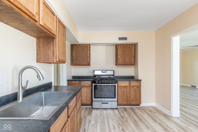 1100 S A Street, Elwood, IN 46036