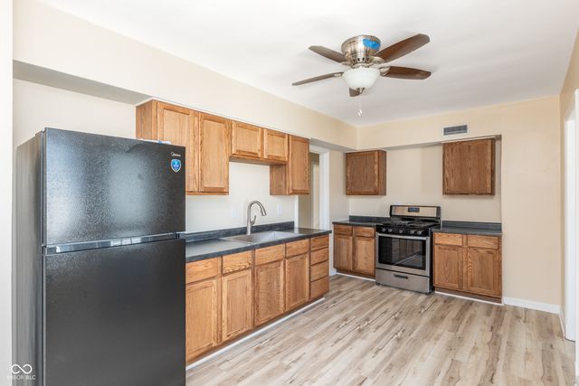 1100 S A Street, Elwood, IN 46036