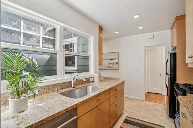 111 Elm Street, Menlo Park, CA 94025
