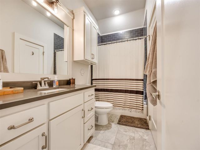 233 Saint Claire Drive, Edmond, OK 73025