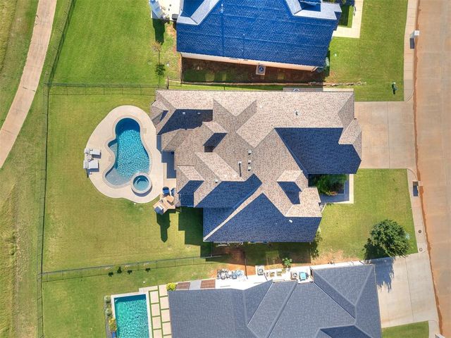 233 Saint Claire Drive, Edmond, OK 73025