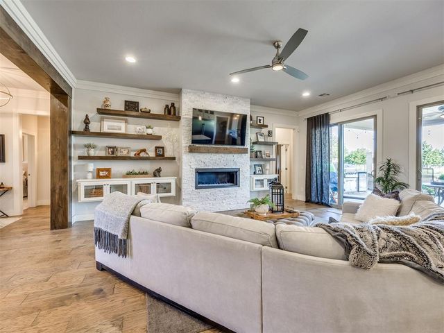 233 Saint Claire Drive, Edmond, OK 73025