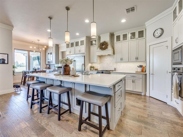 233 Saint Claire Drive, Edmond, OK 73025